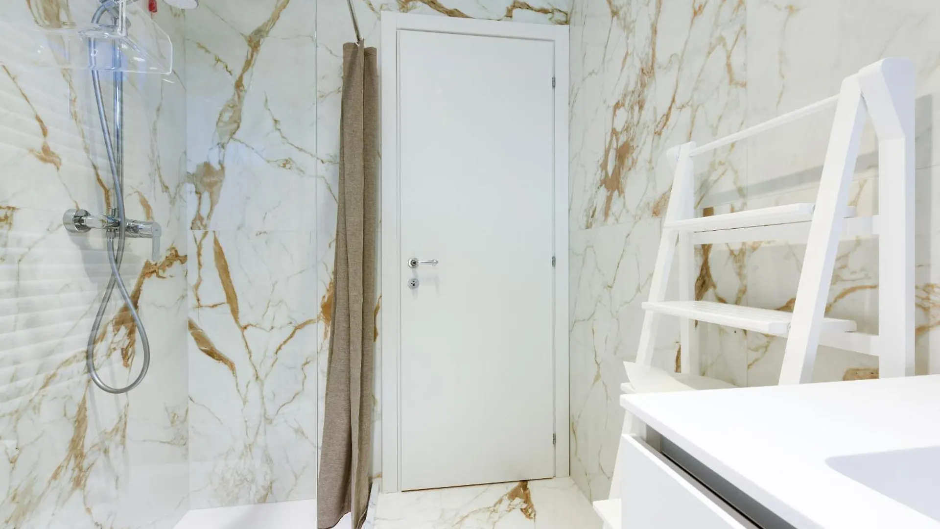 Katya Resort Superior Apartments - Mgh A2-1 Gf Desenzano del Garda 0*,  Italy